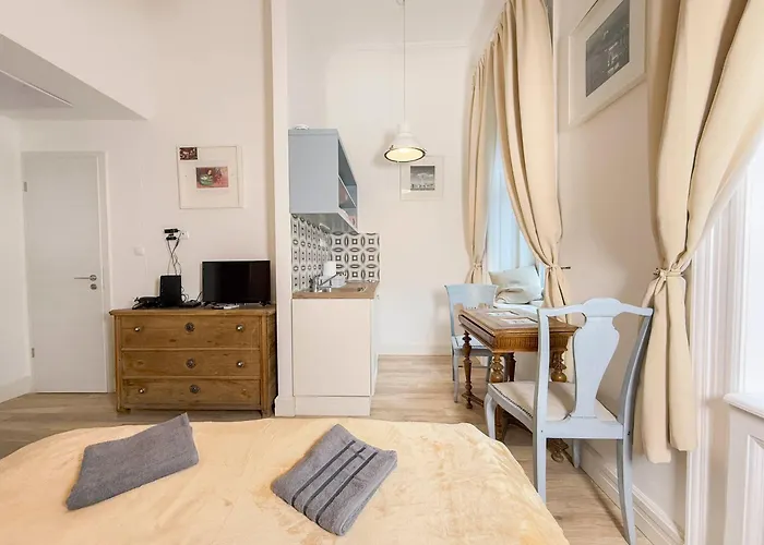 Hj7-A Hunyadi Apartment